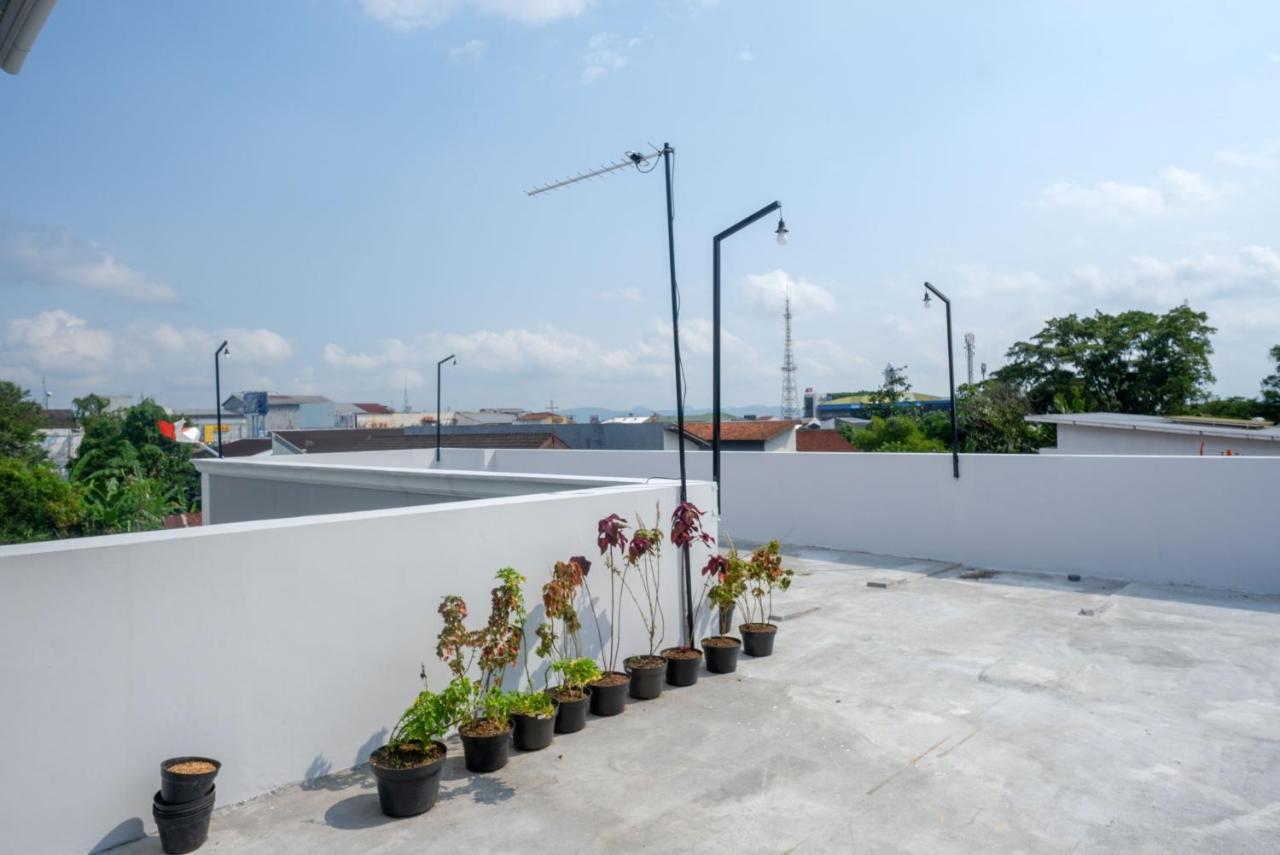 Reddoorz Near Rita Supermall Purwokerto 2 외부 사진