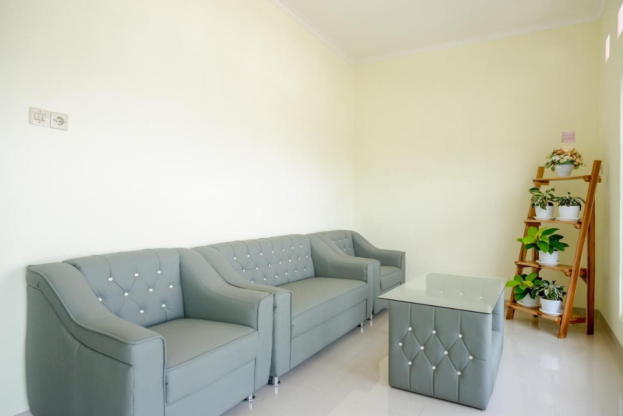 Reddoorz Near Rita Supermall Purwokerto 2 외부 사진