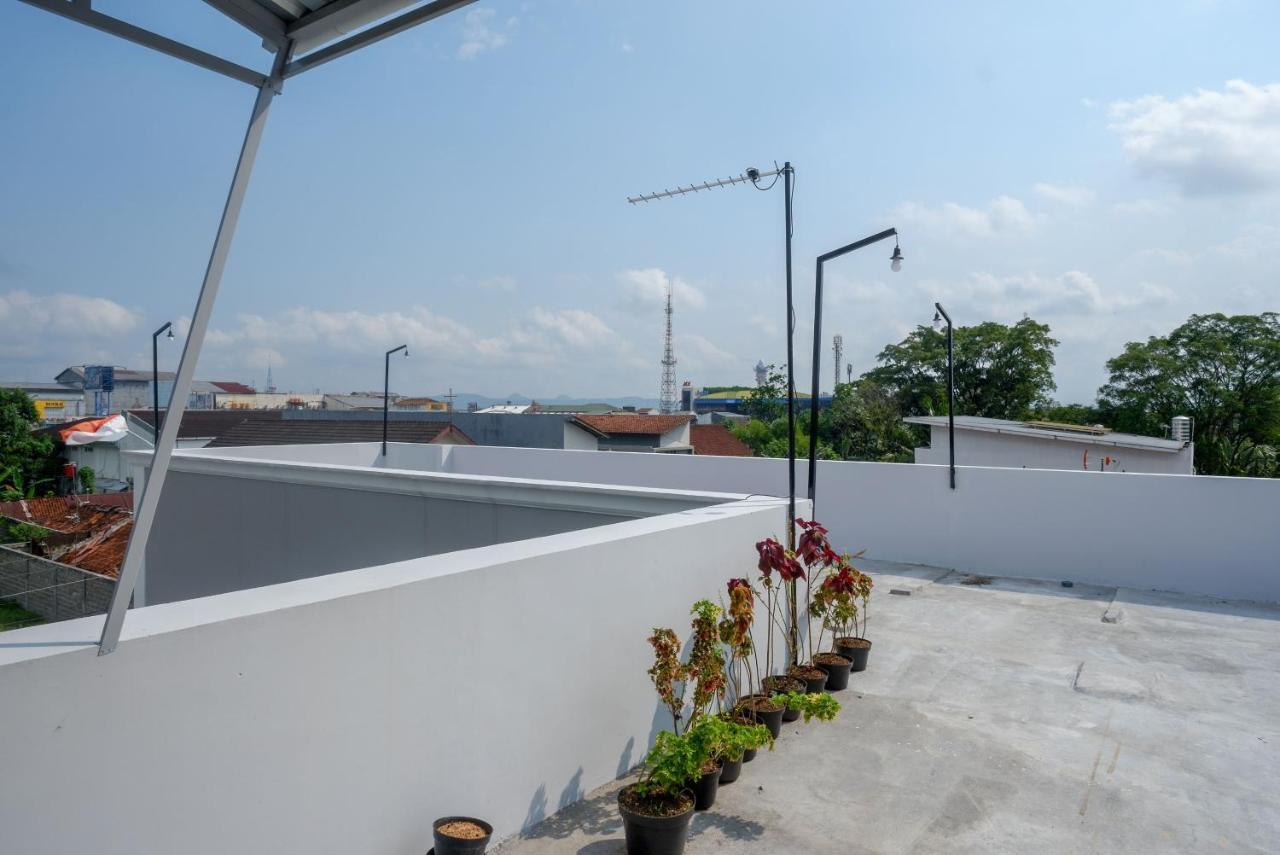 Reddoorz Near Rita Supermall Purwokerto 2 외부 사진