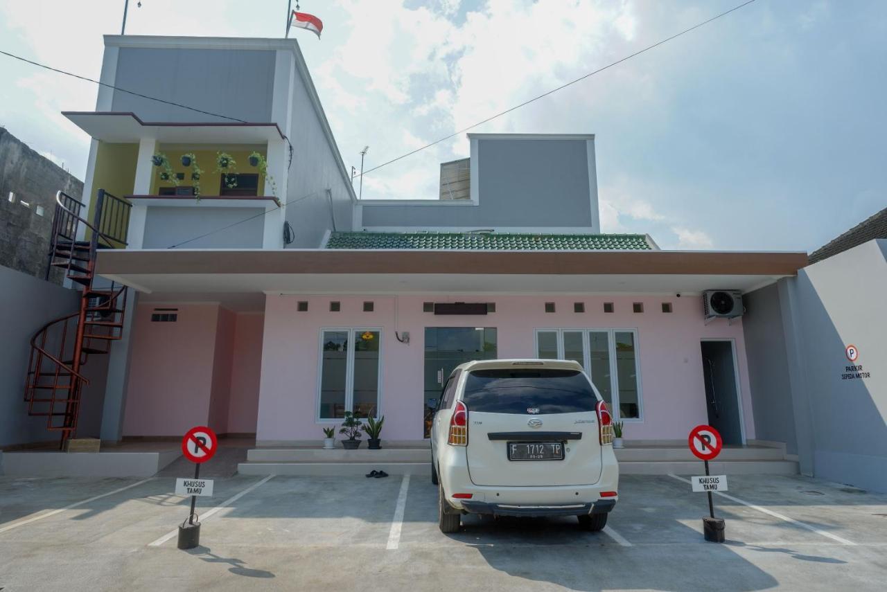 Reddoorz Near Rita Supermall Purwokerto 2 외부 사진